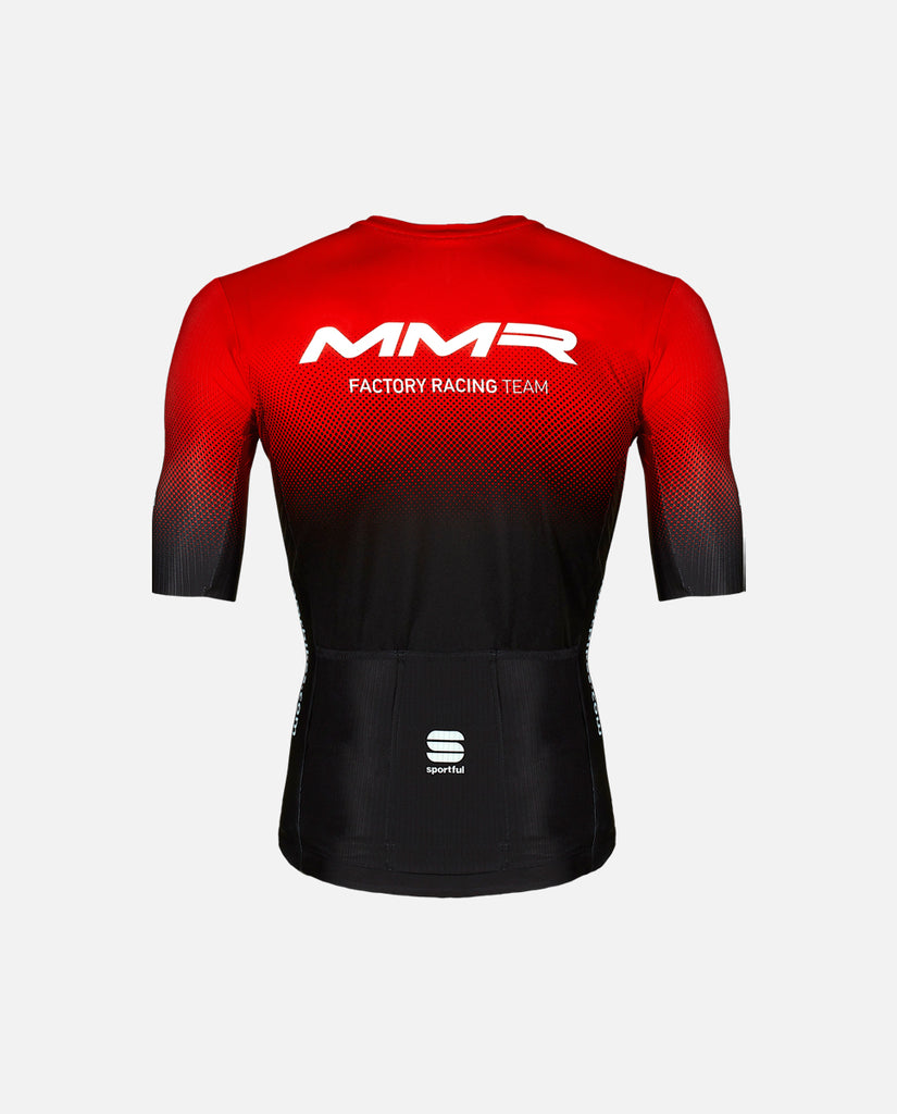 El maillot MMR Team Réplica de Sportful lleva el ADN de la competición. Con un diseño corte minimalista y un diseño agresivo podrás pedalear con la misma sensación que en la Copa del Mundo. 